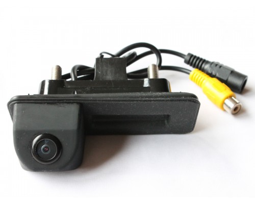 Камера заднего вида в ручку багажника Volkswagen Touareg, Touran, Tiguan, Golf 5